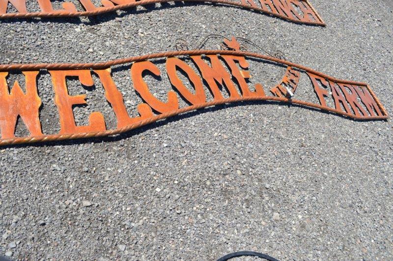 10' welcome to the Farm sign