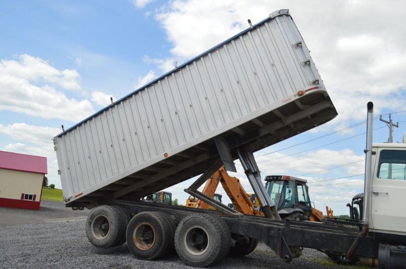 '78 Ford 8000 Custom Cab grain truck w/ 20' aluminum grain dump, 34,003 miles, Fuller Roadrunner 8 s