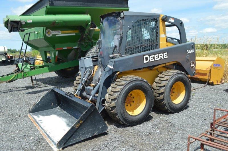 JD 318D skidloader w/ 1,847 hrs, cab w/ AC/heat, 14.17-5NHS tires, serial# 1T0318DALA0187596