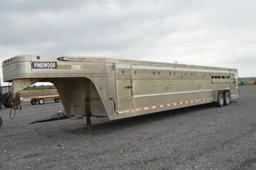 '06 Southern Classic goosneck cattle trailer w/ 3 gates, left & rear doors, 215/75R17.5 tires, 16,00