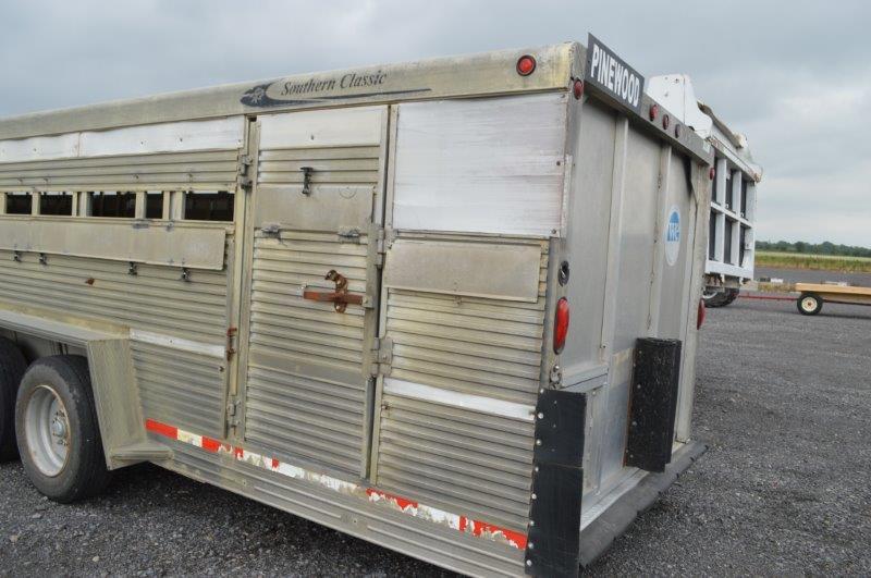 '06 Southern Classic goosneck cattle trailer w/ 3 gates, left & rear doors, 215/75R17.5 tires, 16,00