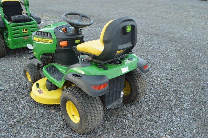 JD S240 mower w/ 108 hrs, 38" deck