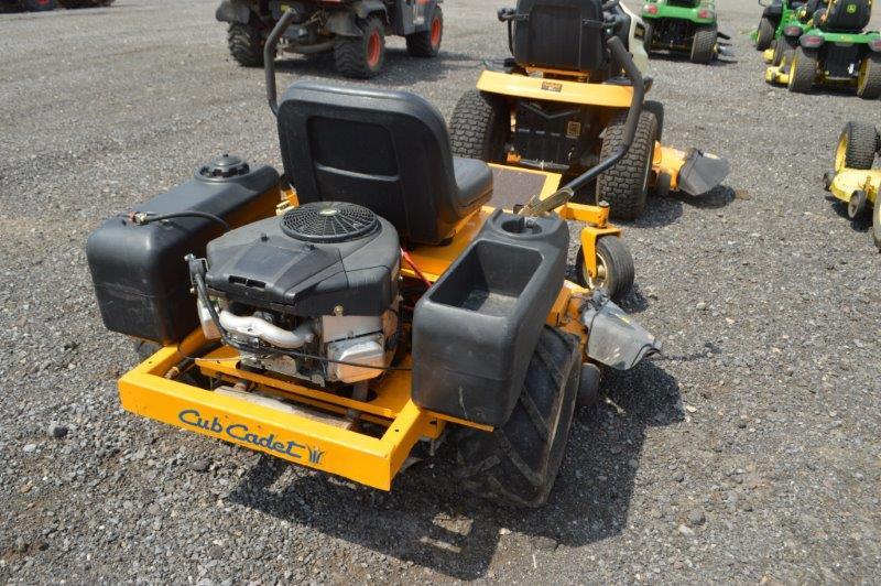 Cub Cadet Z-Force zero turn w/ 202 hrs, 44'' deck