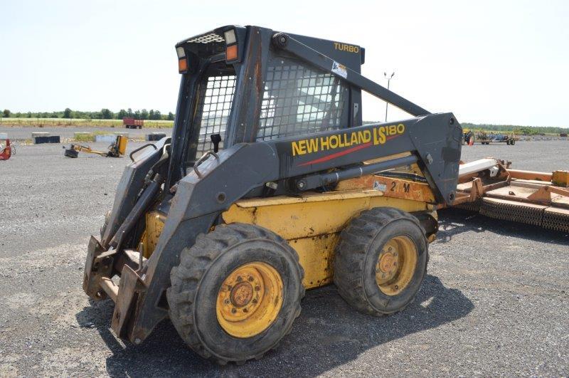 NH LS180 Turbo skidloader w/ 12x16.5 tires