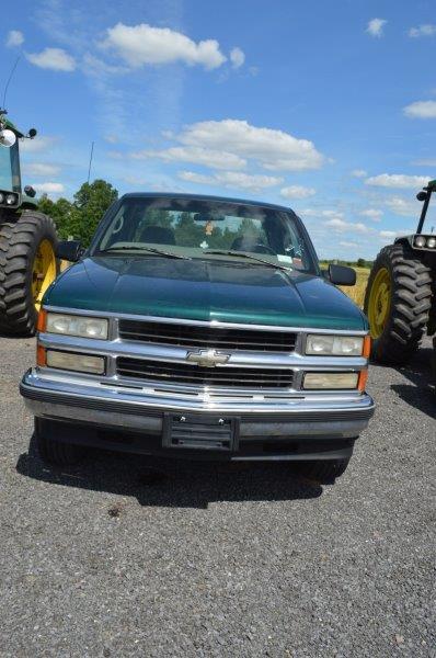 '97 Chevy Silverado 1500 pickup truck w/ 112,828 miles, extended cab, gas, (title) vin# 1GCEK19R3VE1