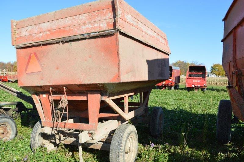 Killbros 375 bu gravity wagon w/ wooden side-mounted bin extension