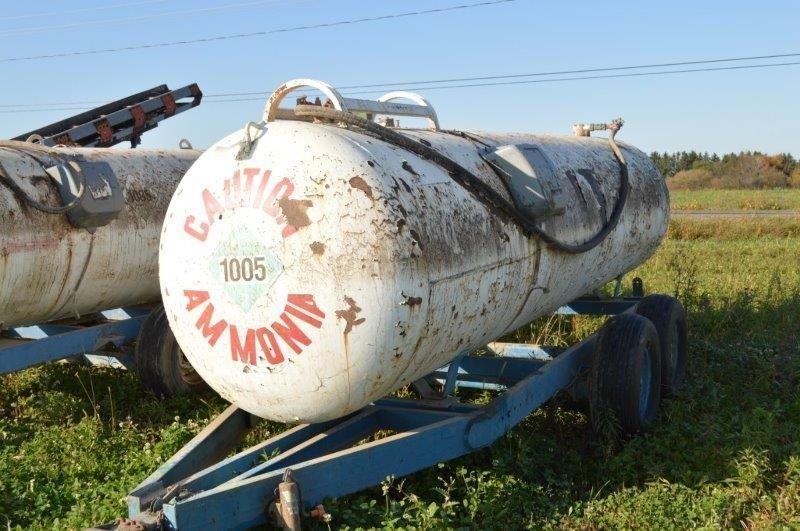 1,500 gallon anhydrous wagon w/ 11L15SL tires