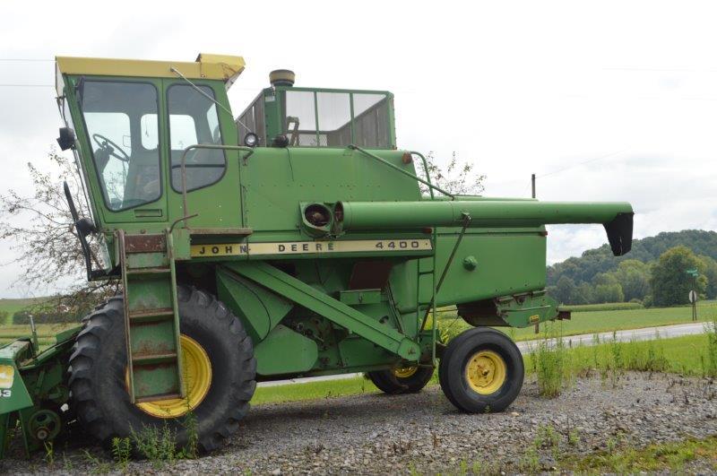 JD 4400 w/ JD 443 4 row corn head, 3,667 hrs, 23.1-6 front tires