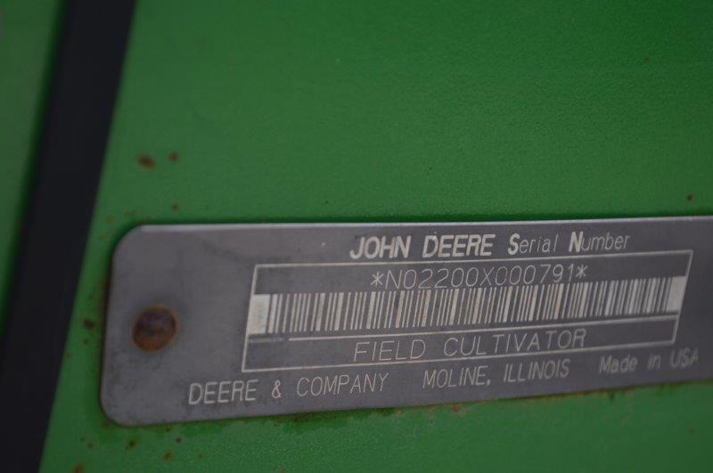 JD 2200 soil management system 32' field finisher, knock-on teeth, leveling tines