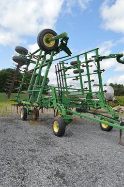 JD 2200 soil management system 32' field finisher, knock-on teeth, leveling tines