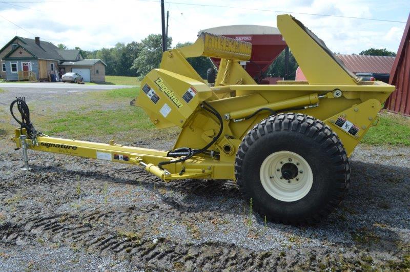 Degelman 7200 heavy duty signature rock picker, hyd dump, 62''pick up, 16.5L-16.1SLS tires, owners m