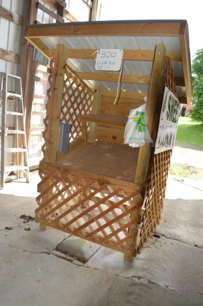 Large sweet corn stand