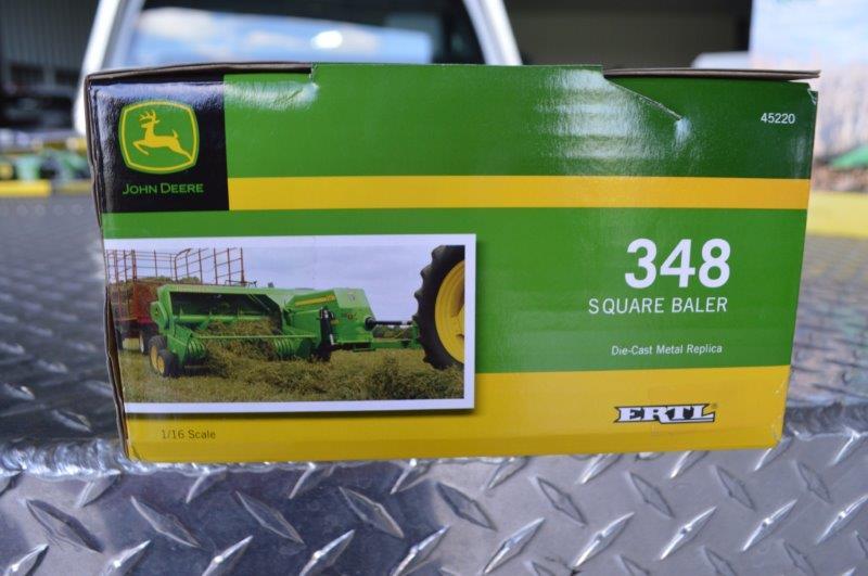 Prestige Collection JD 8360R, new in box