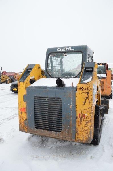 Gehl CTL60 skidloader w/ 3,765 hrs, 2 speed, 12" almost new tracks, manual quick attach