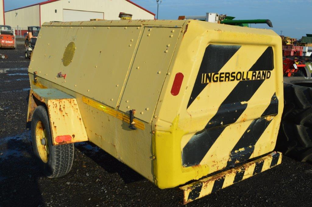 Ingersol Rand air compressor w/ 2609hrs, Deutz diesel engine, 250CFM, (runs good & builds air)