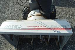 White Snow Boss 1250 snowblower, 33'' width, 12 hp, elec start