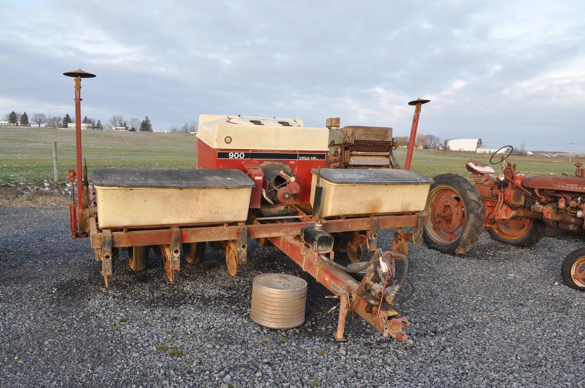 CIH 900 Cyclo Air 6 row planter w/ bean & corn drums