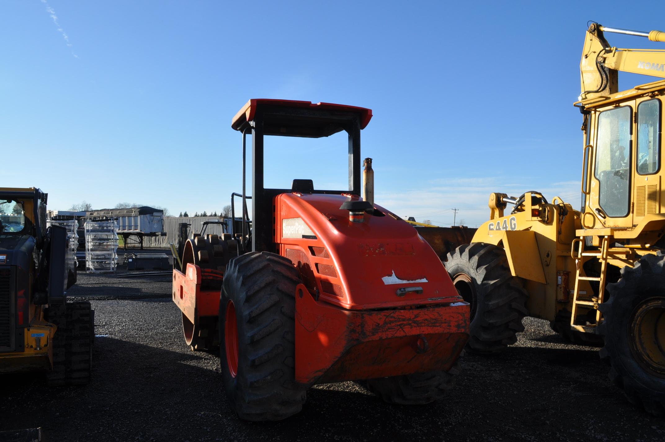 Superpac 8420 crows foot vibratory roller w/ Cummins 4DT engine, 8,019hrs, open station w/ canopy