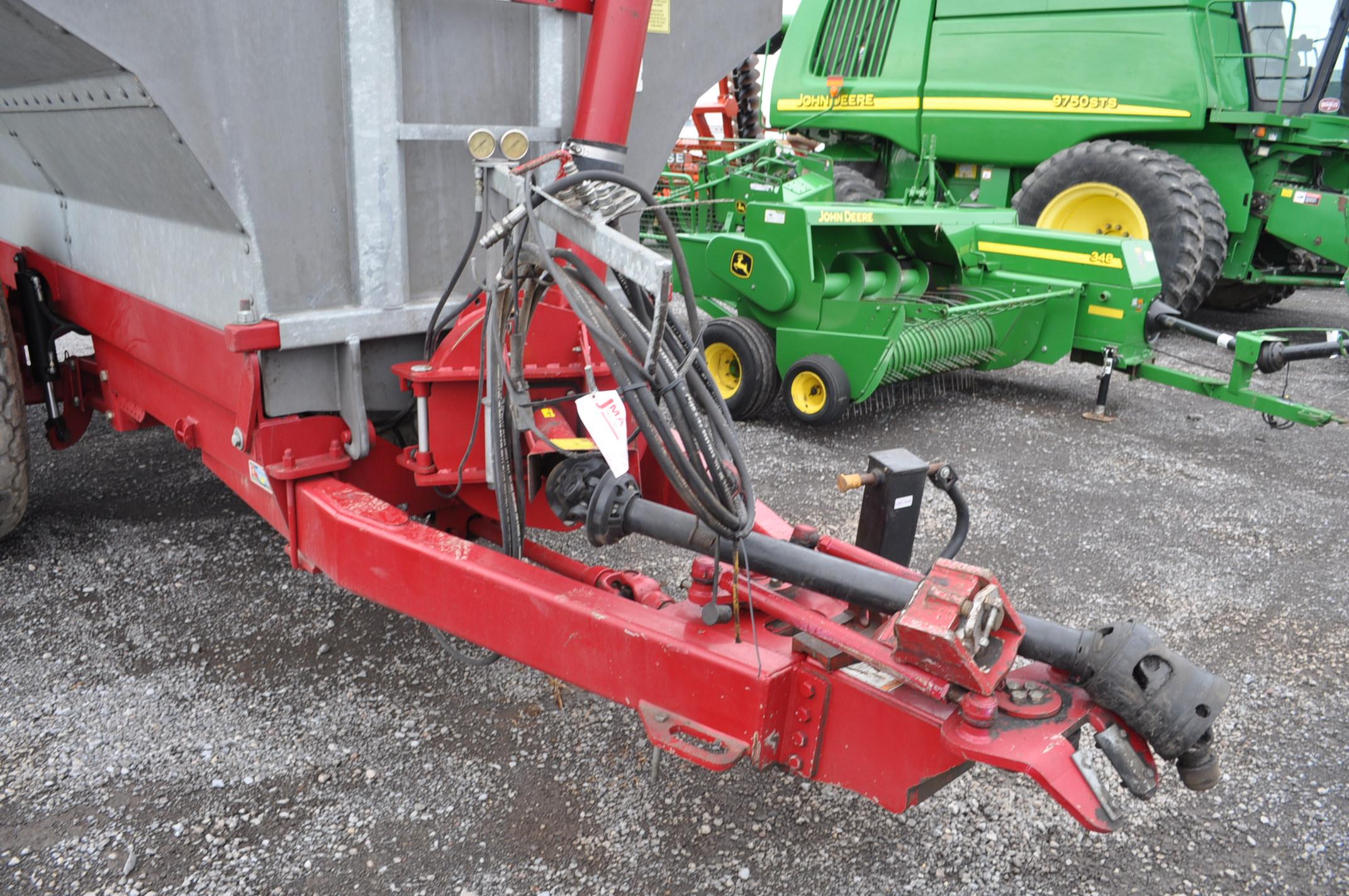 DM Galva 4800 liq. manure spreader w/ hyd suspension, steering, 28L-26 rubber, galvanized steel, sma