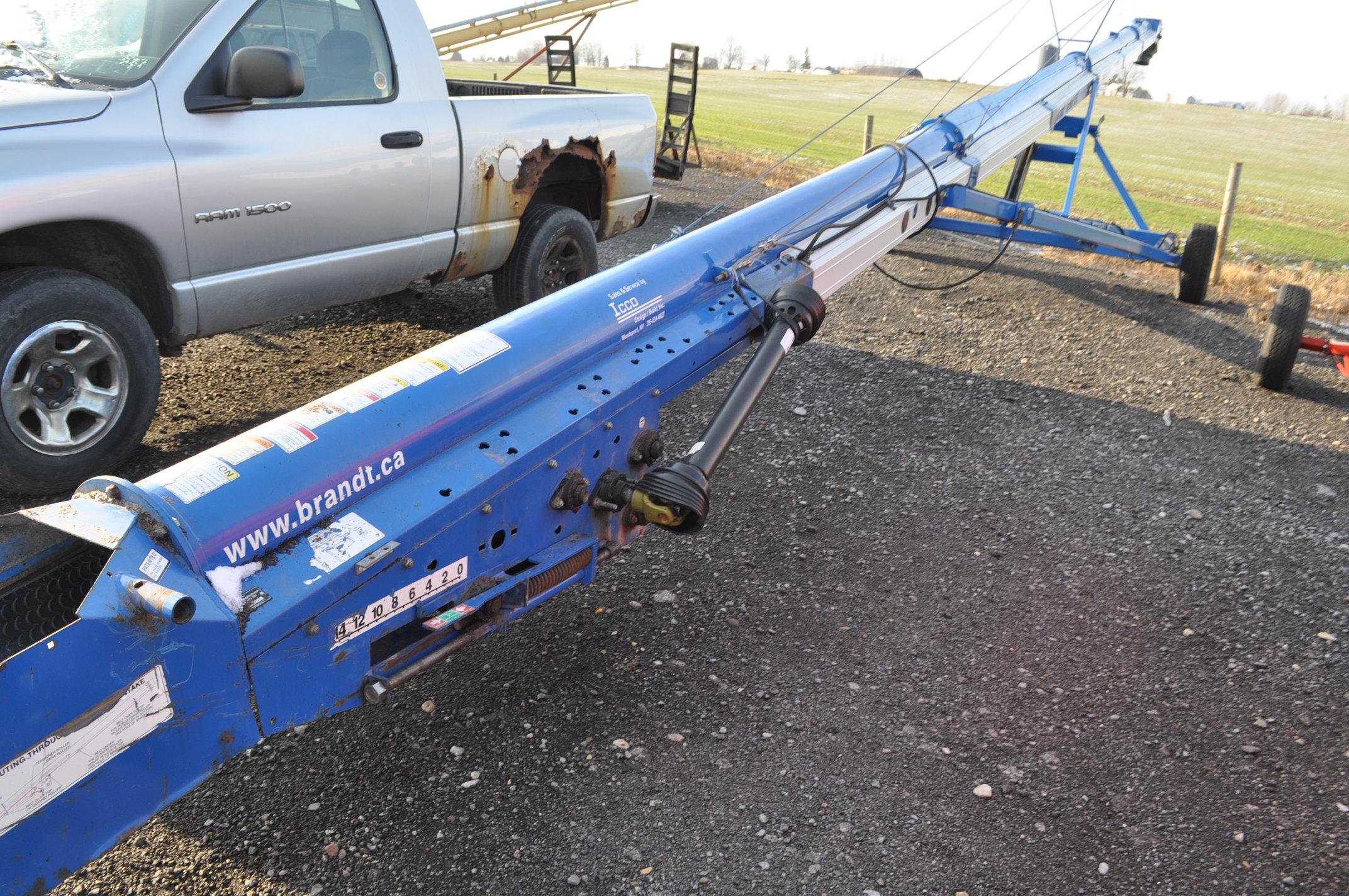 Brandt 1575 grain auger w/ hyd lift, 540pto