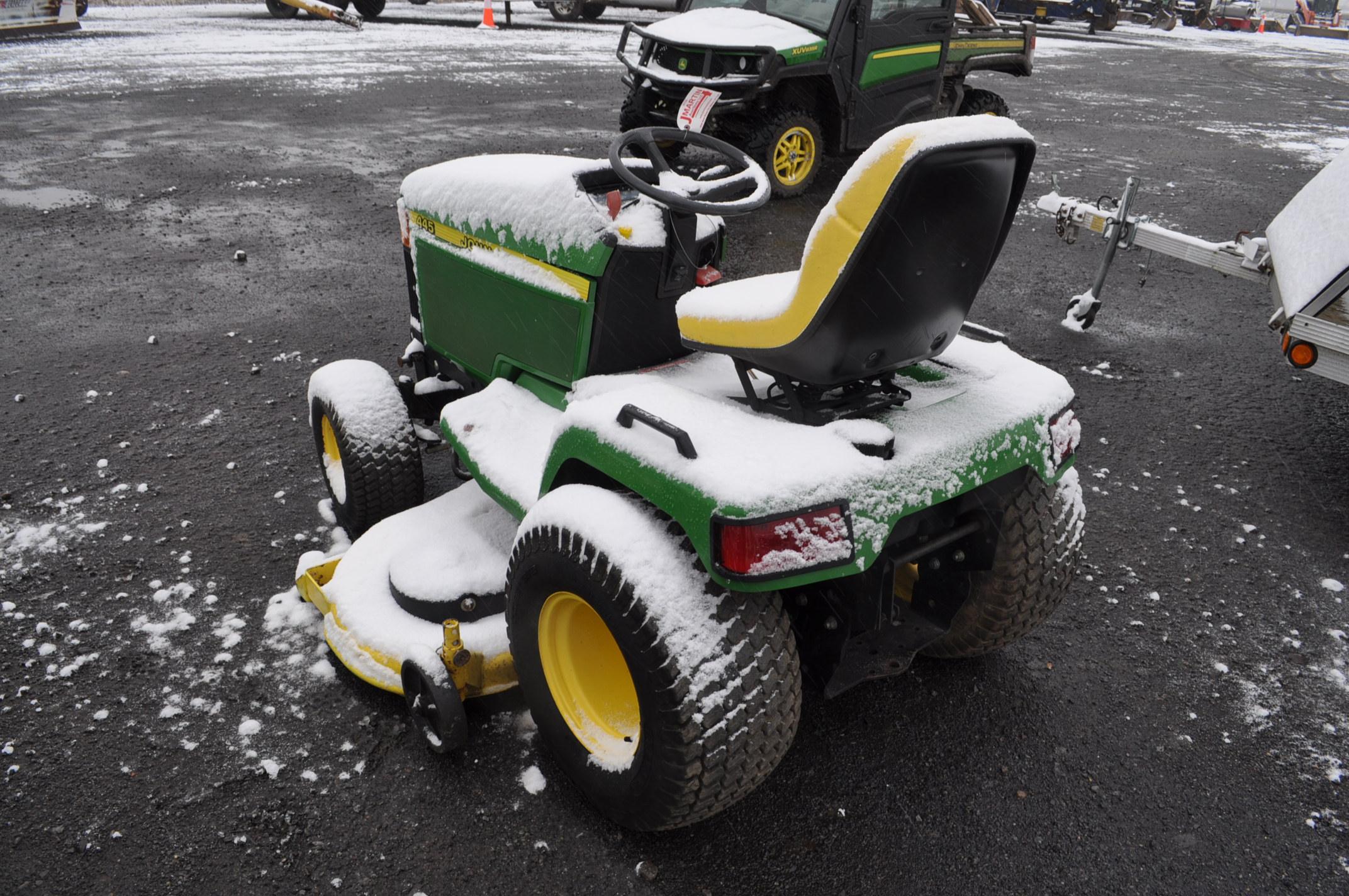 JD 445 riding mower w/ 819hrs, 60" deck, hydro, hyd aux, power steering