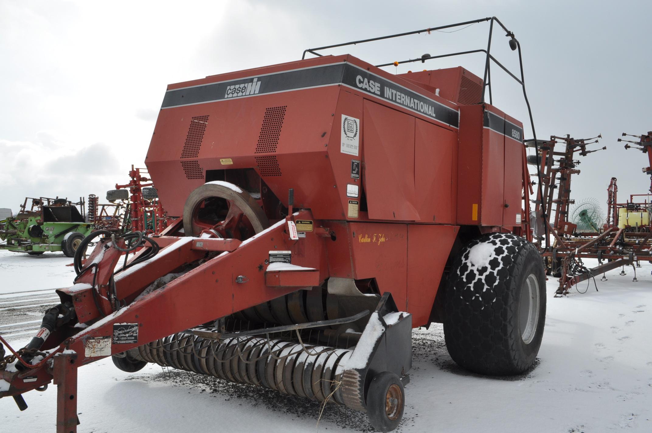 CIH 8580 square baler, 4x4, string tie