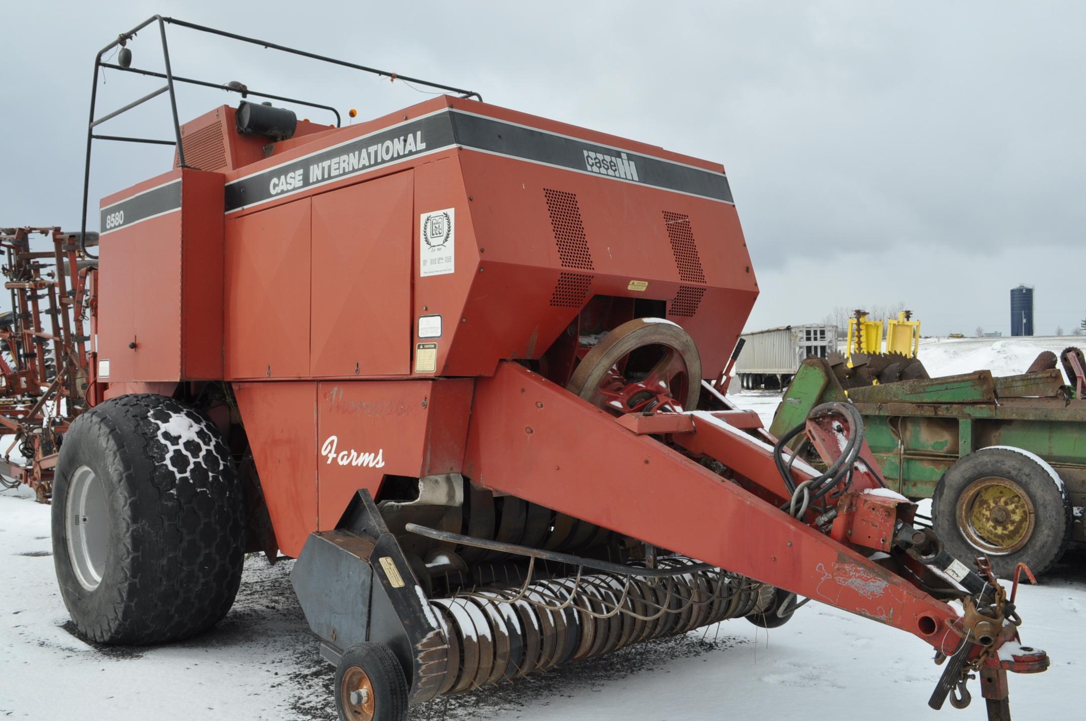 CIH 8580 square baler, 4x4, string tie