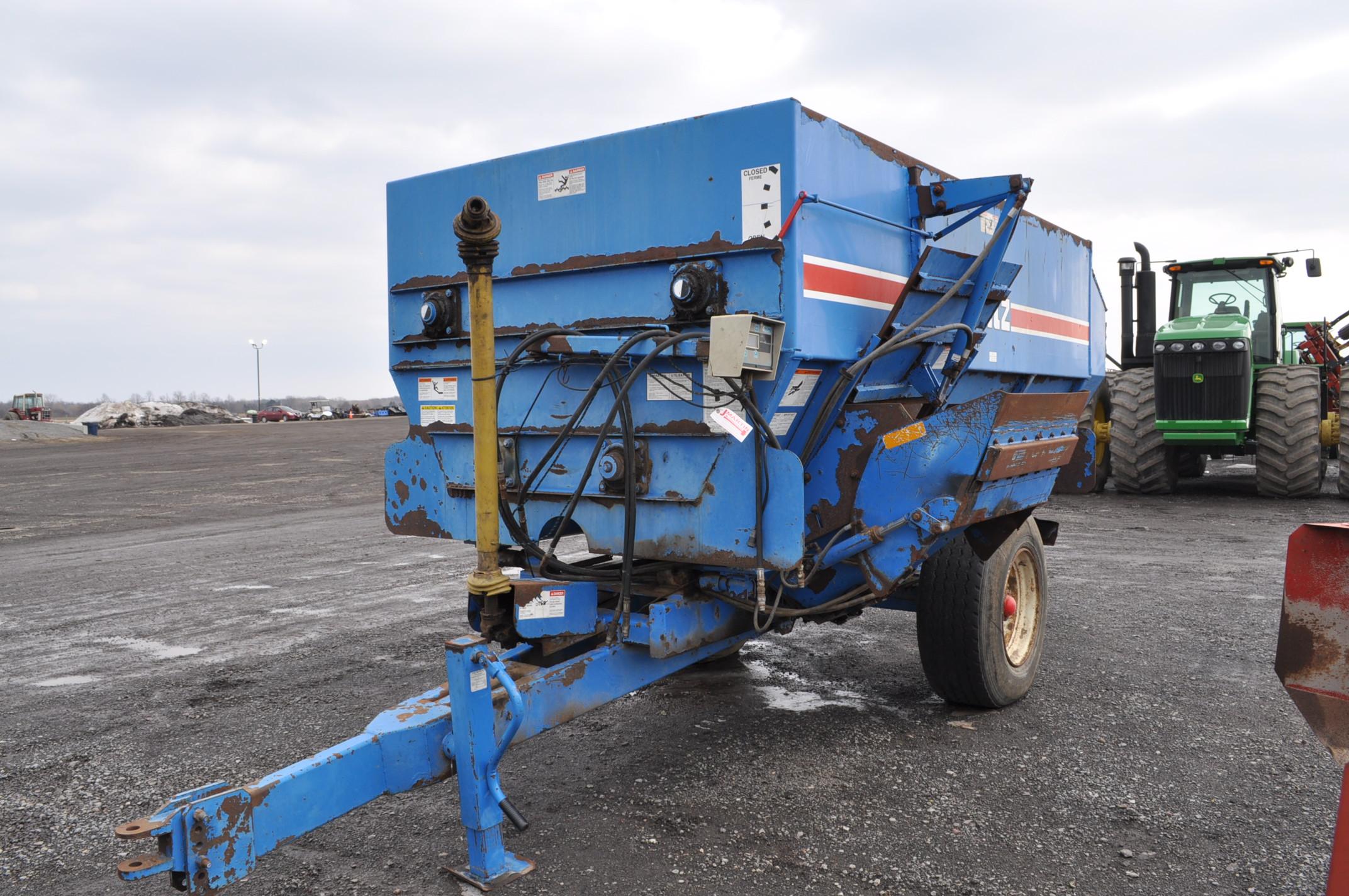 Patz 325 mixer wagon w/ EZ 150 scales, 540 pto