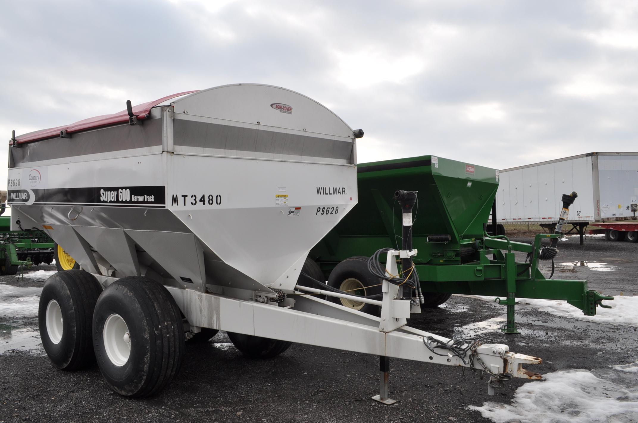 Willmar super 600 narrow track 8 ton fert spreader w/ tarp, double spinner