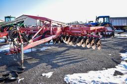 Sunflower  4412 7 shank deep ripper, packer hitch w/ hyd, front and rear hyd disc, extra wear parts,