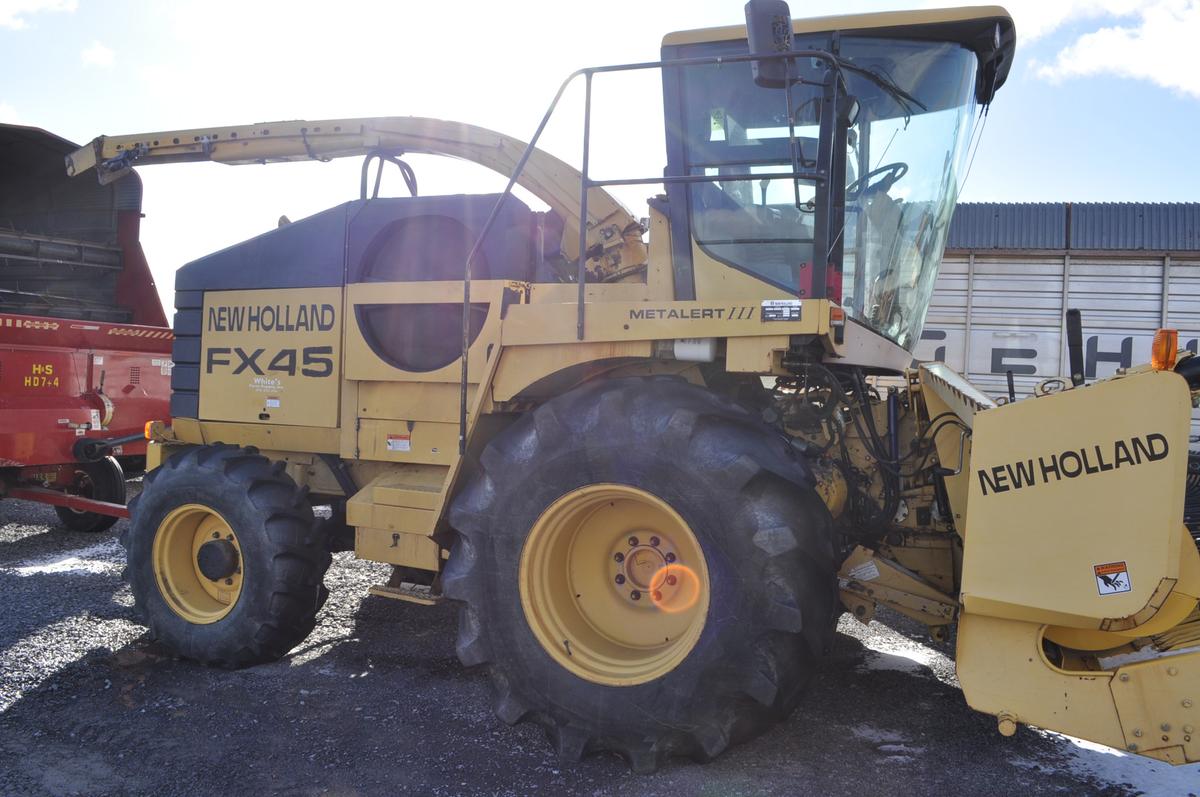 NH FX45 Chopper w/ 4671/3428 hrs, 4wd, kernel processor, metalert, wagon hitch w/ hyd (processor car