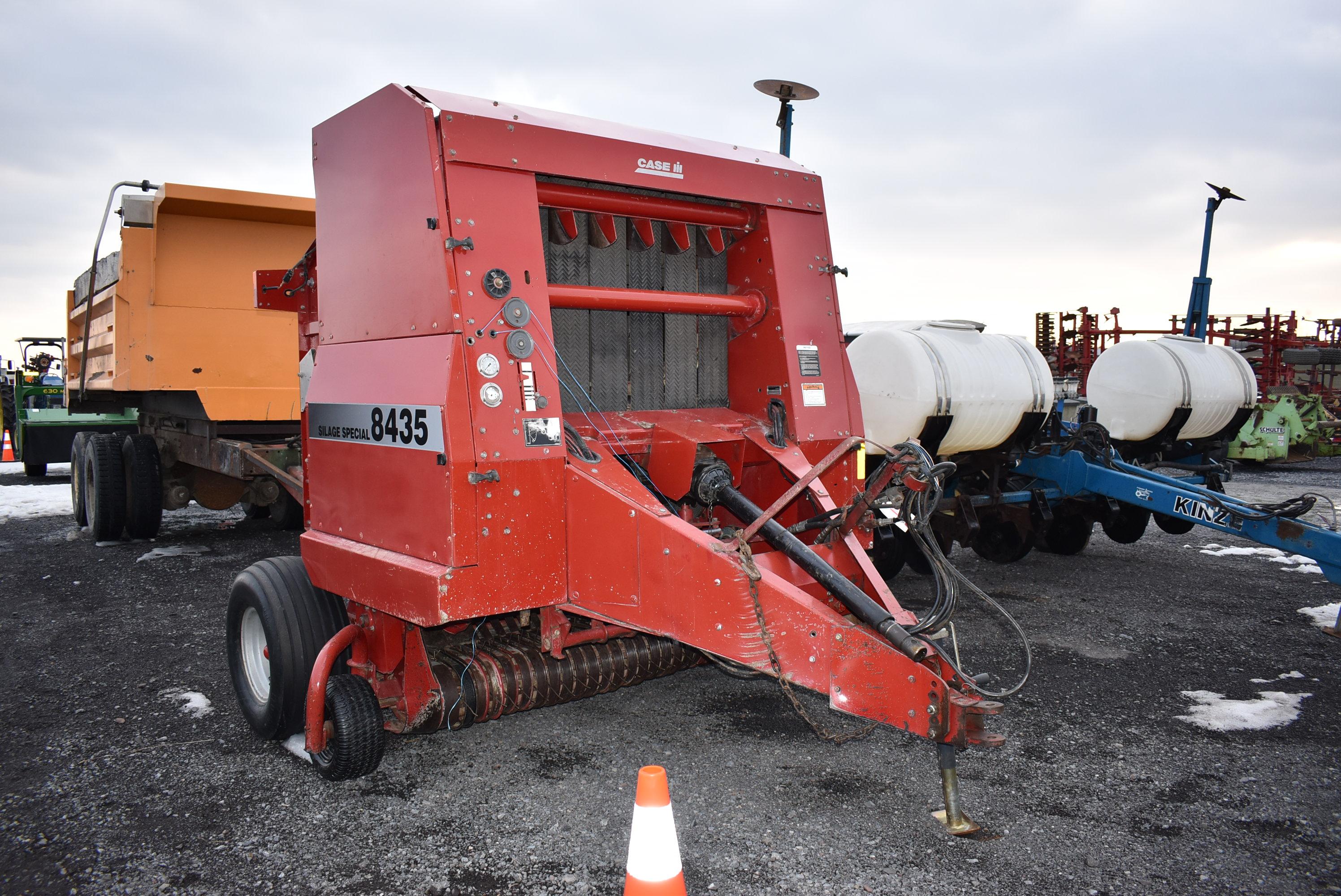 CIH 8435 roll baler w/ string tie, silage special, (monitor in office)