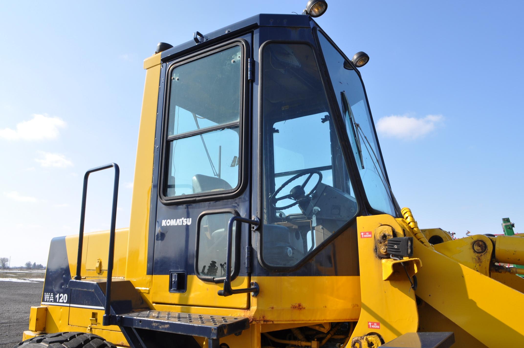 Komatsu WA120 wheel loader w/ 25802hrs, hyd quick att w/ 7' material bucket, 17.5R25 rubber, Cummins