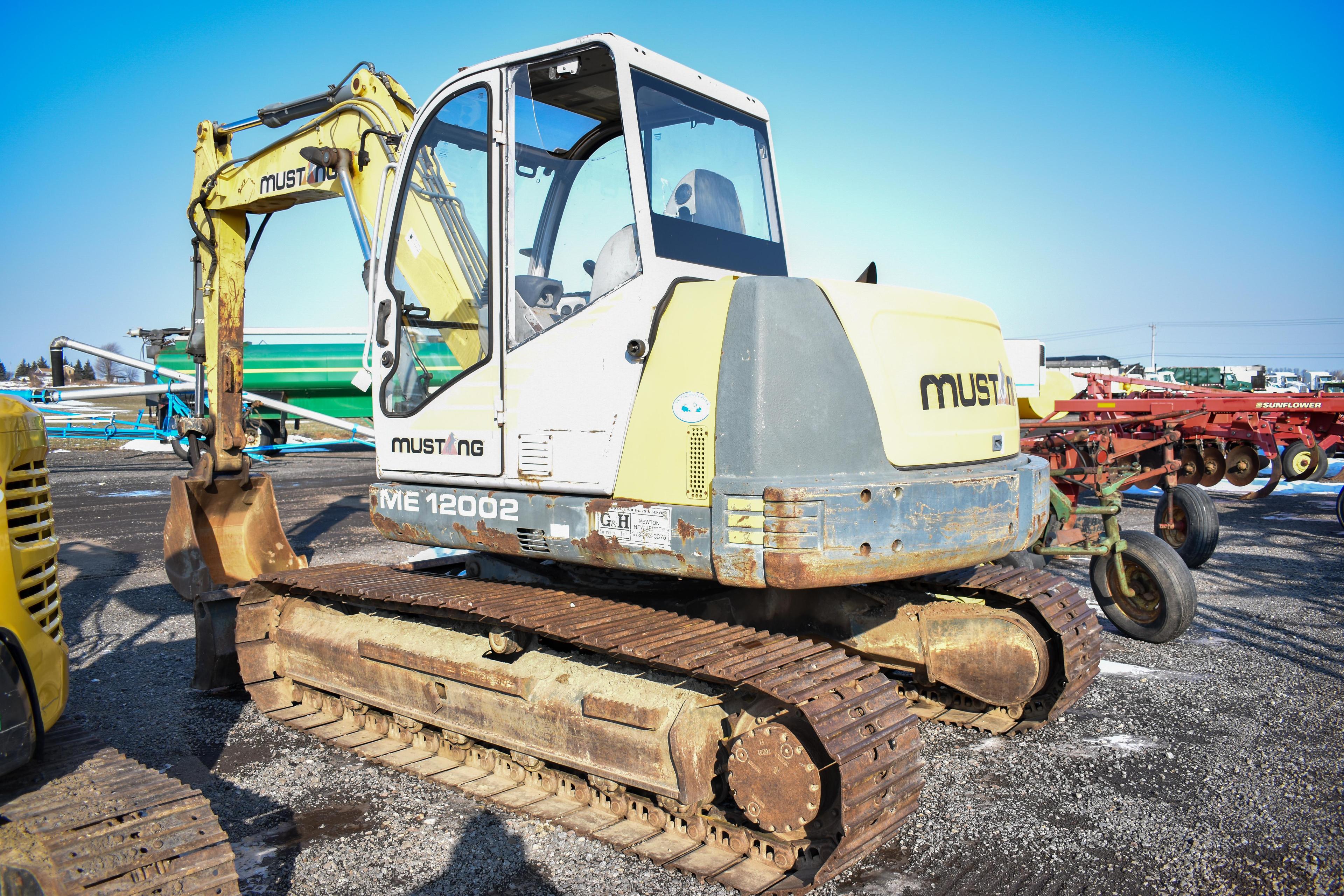 Mustang ME12002 excavator w/ 3,396hrs, 2spd, H&H 28" bucket, 20" steel tracks, plumed, cat engine, f