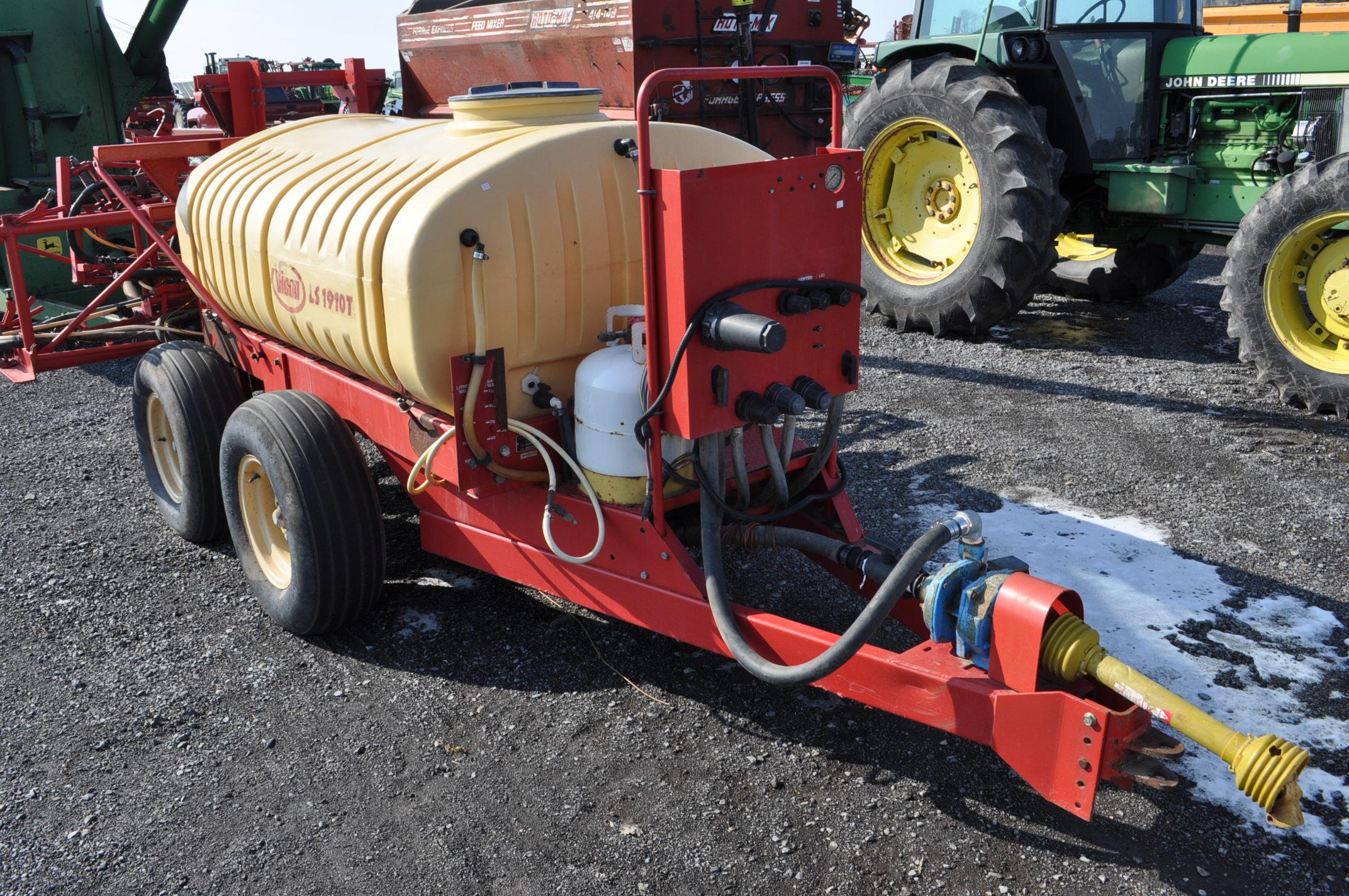 Vicon LS1910T pull behind sprayer w/ tandem axle, 510 gal tank, 40' booms, pto drive