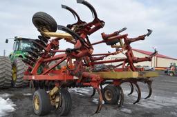 Krause 4817F 17 shank chisel plow w/ front hyd disc, rear hitch, (rebuilt w/ new bushings and spring