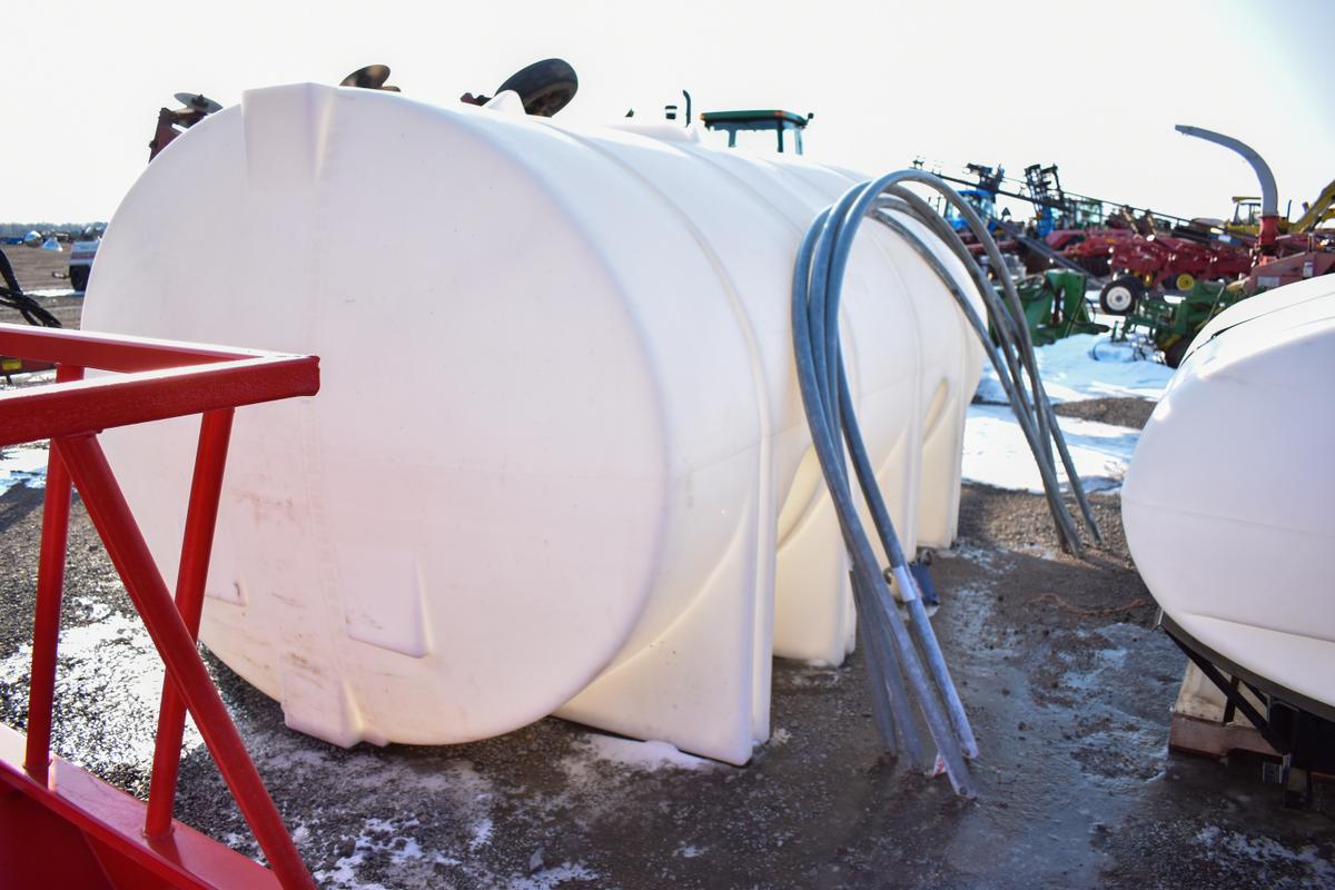 3000Gal poly nurse tank w/ steel hoops