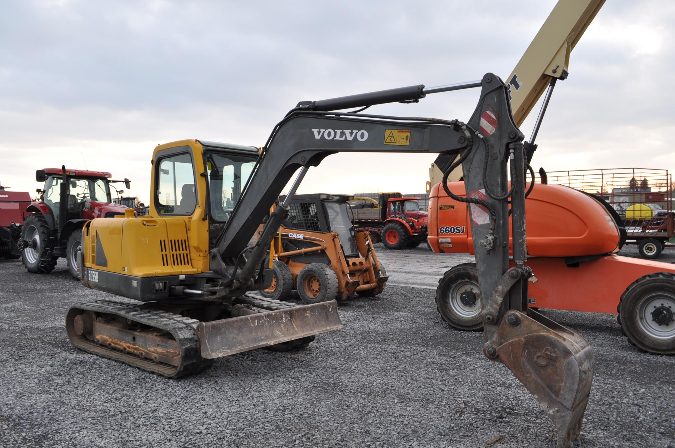 Volvo EC55B excavator w/ 4493hrs, CP 17'' digging bucket, 2spd, front blade, 16'' rubber tracks (sti