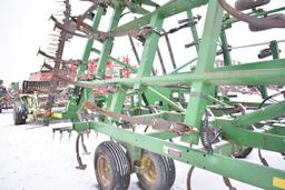 JD 2210 field cultivator w/ leveling tines