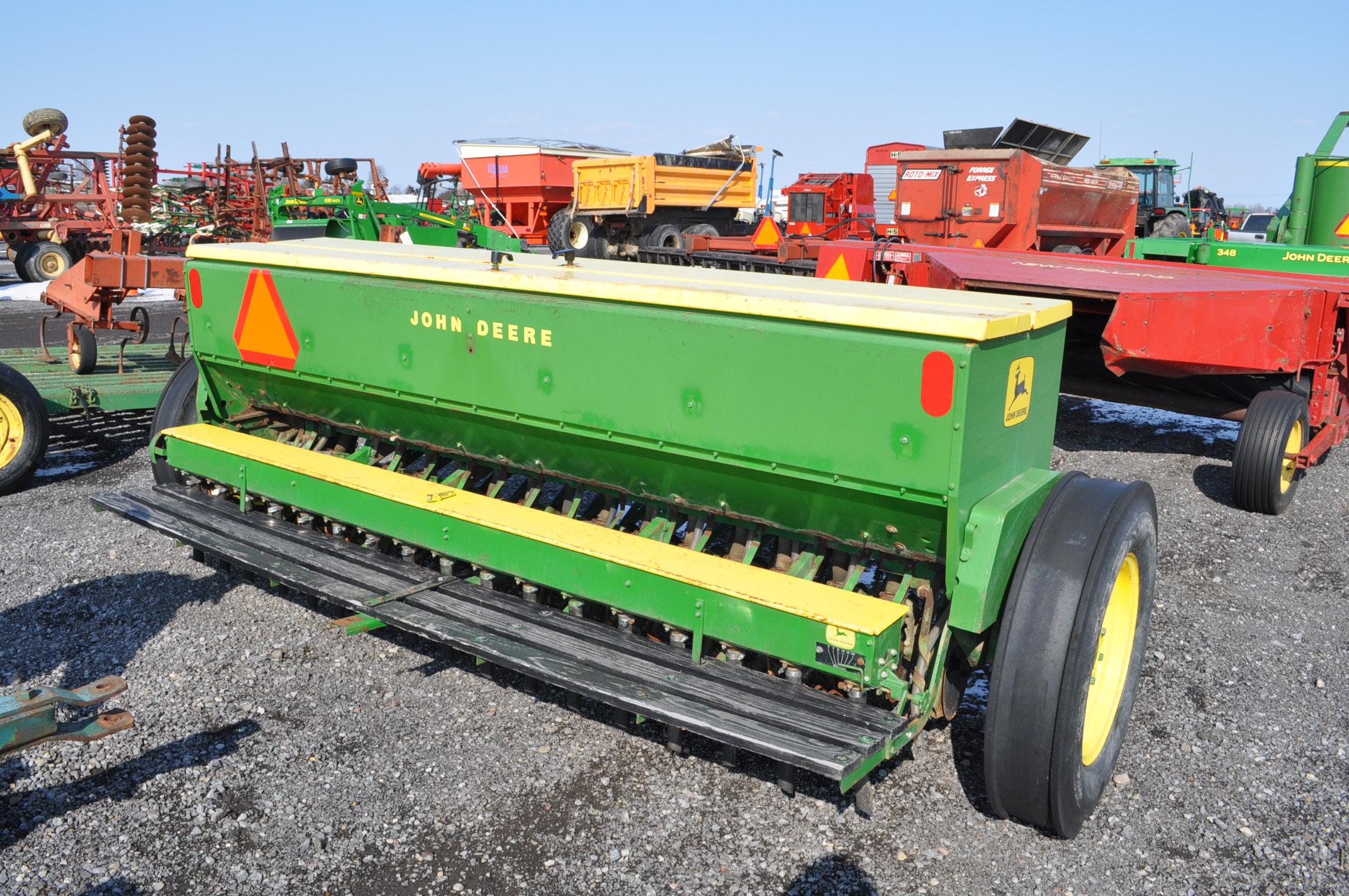 JD 8000 10' grain drill w/ grass seeder, brome box, greaser