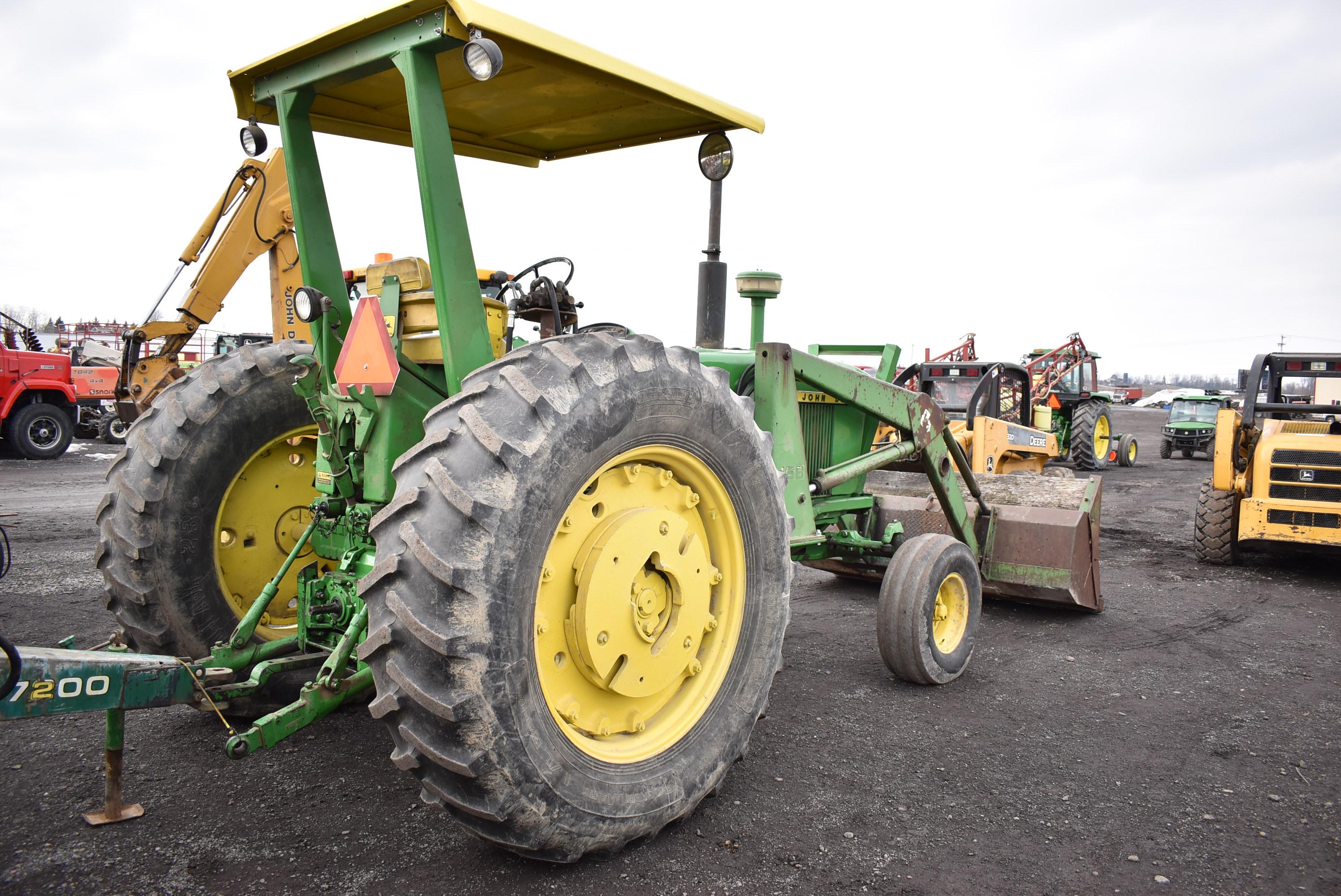 JD 4020 tractor w/ 158 loader, 8,280hrs, 8spd powershift, 3pt, pto, 2 remotes, 18.4R38 rear tires