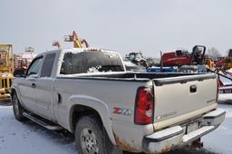 '04 Chevy Z71 1500 w/220,953 mi, 4wd, ext cab (title)