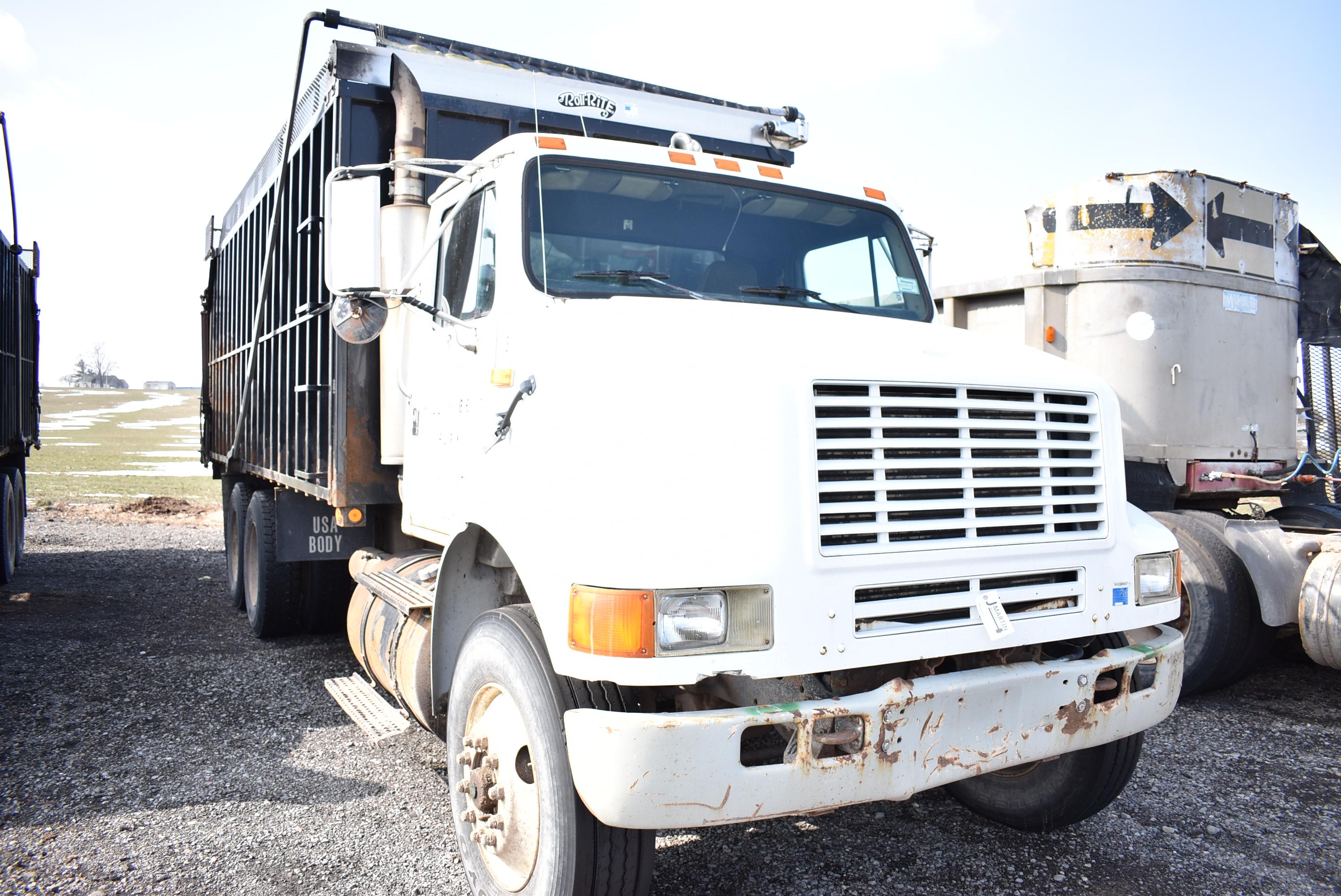 '95 Int 8100 w/ 52,000Gvw, Cummins M11 engine, 753,096mi, 8spd trans, USA Allstar 20' silage box, w/