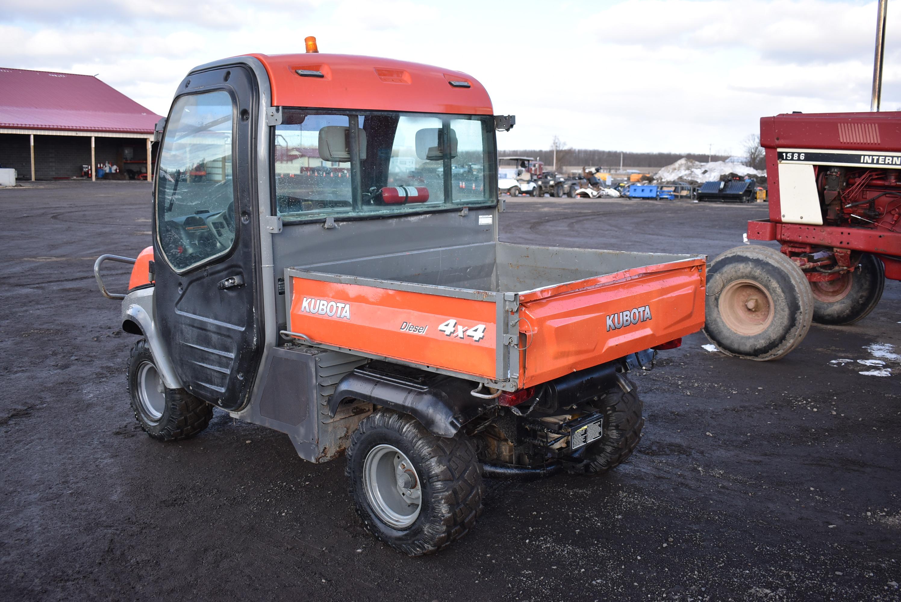 Kubota RTV1100 w/ 2693hrs, 4wd, hyd dump, cab w/ heat/air