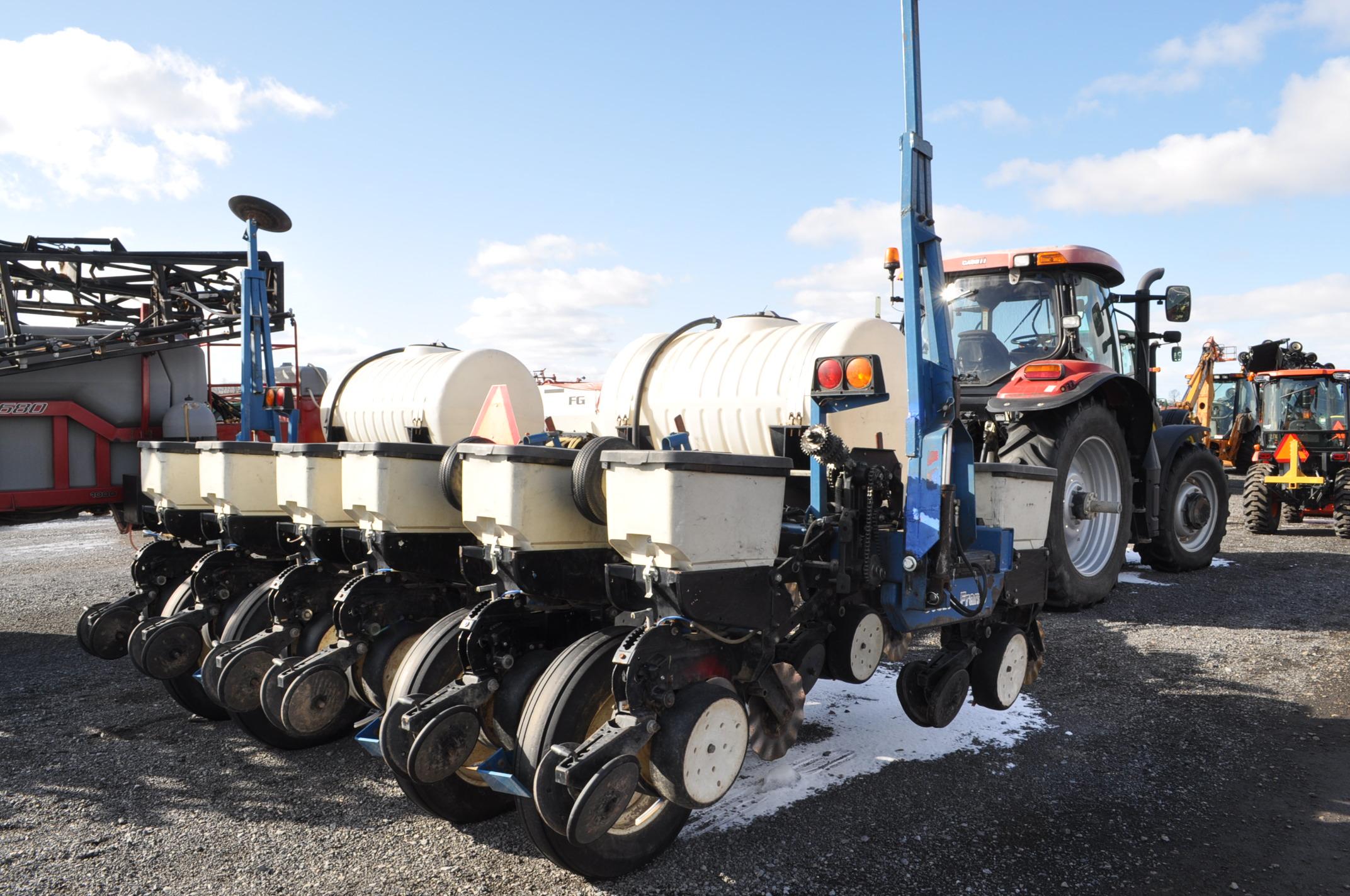 Kinze 3000 no-till planter w/ interplant, finger pick-up, liq fert, bean & corn meters (moniter & ma