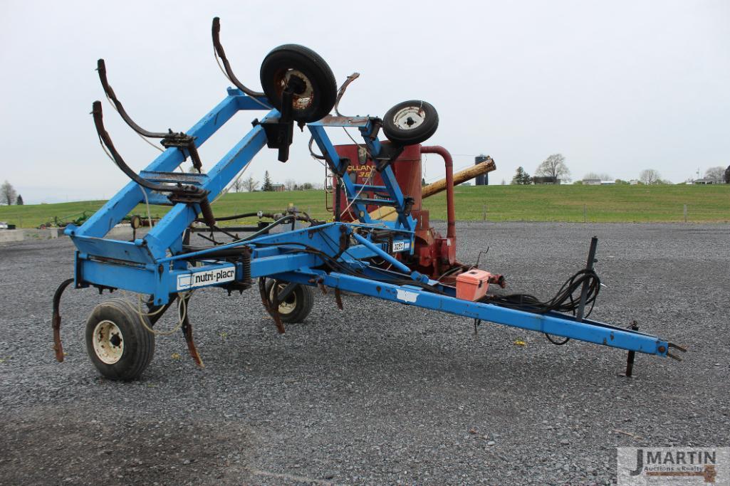 DMI 3250 12 row anhydrous knifer