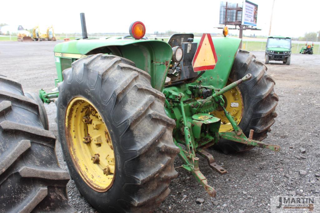 JD 2350 tractor