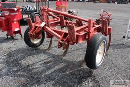 MF 7 tooth 3pt chisel plow