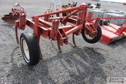 MF 7 tooth 3pt chisel plow