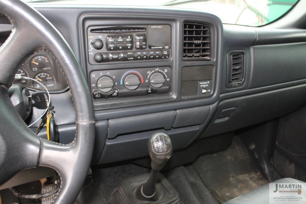 2002 Chevy Silverado 2500hp pickup